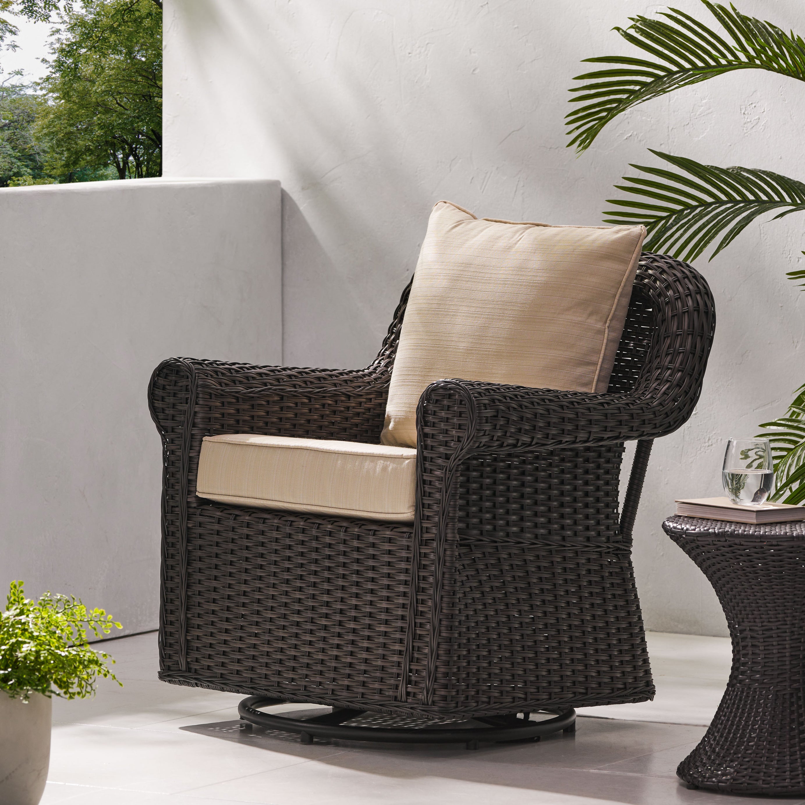 AMAYA SWIVEL ROCKER--1